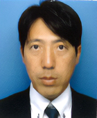 東 遼平