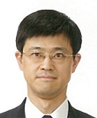 成川 弘